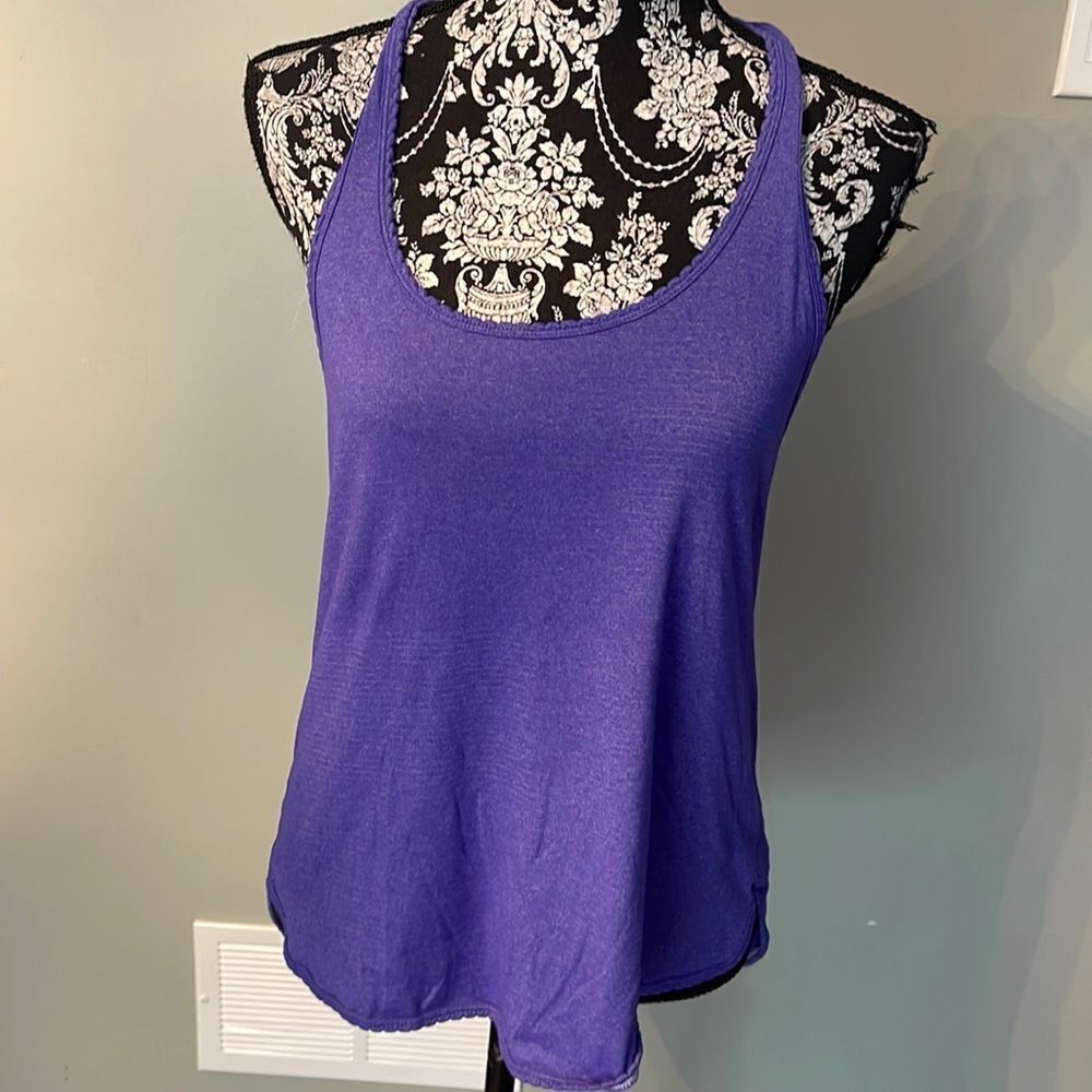 Lululemon size 8 muscle top